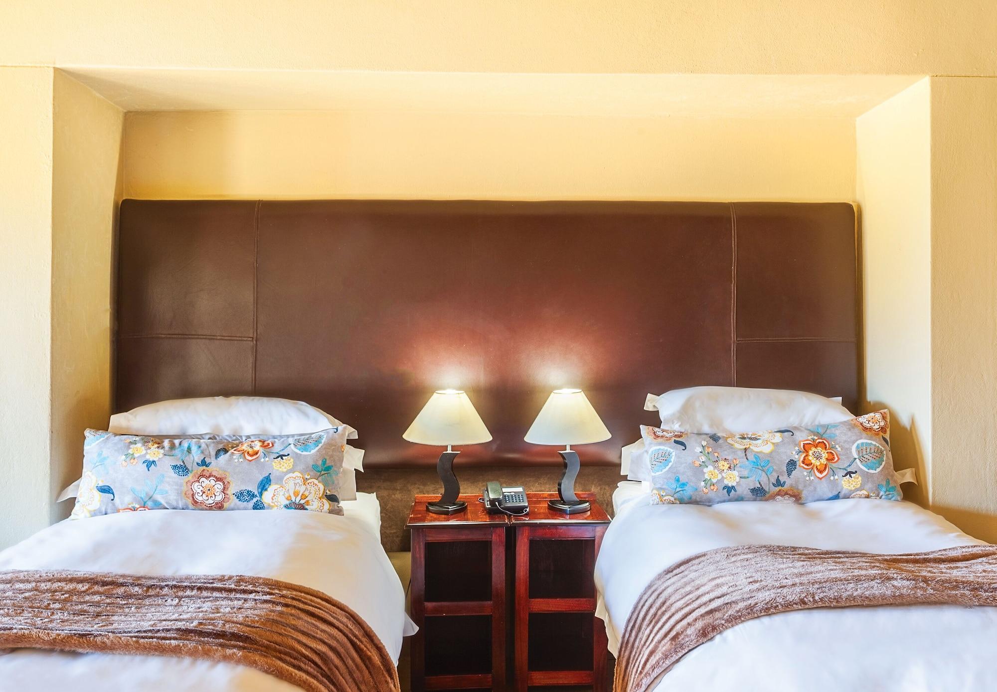Kloofzicht Lodge & Spa クルーガーズドープ エクステリア 写真 A room at the hotel