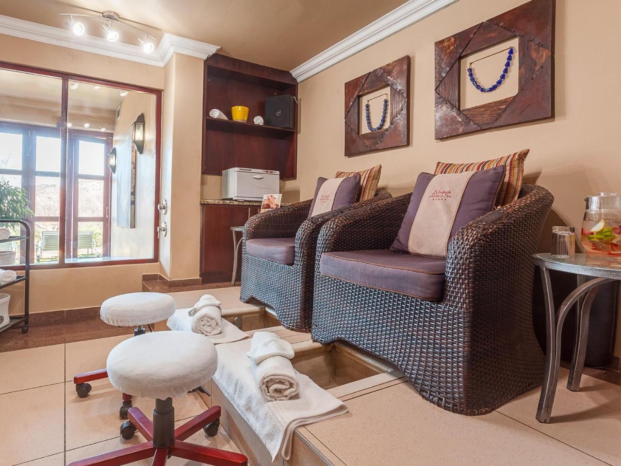 Kloofzicht Lodge & Spa クルーガーズドープ エクステリア 写真 The Spa at The Palms