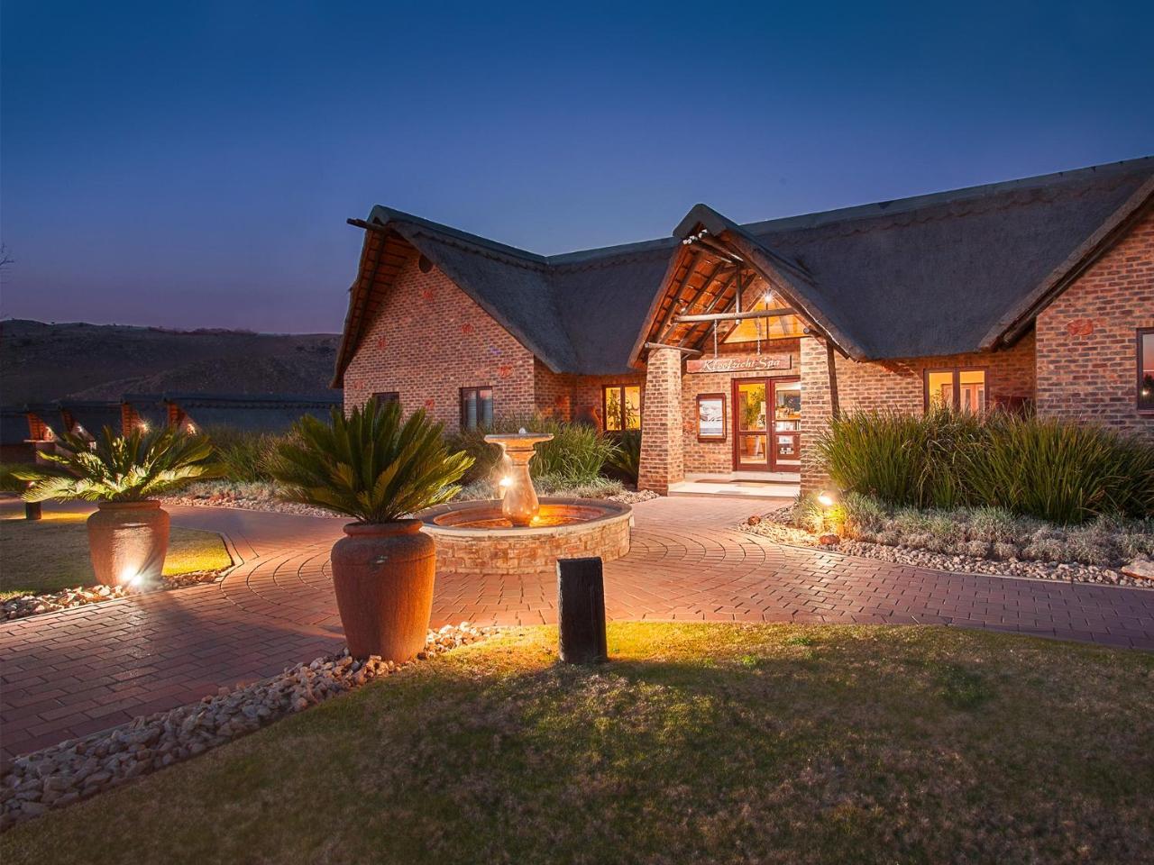 Kloofzicht Lodge & Spa クルーガーズドープ エクステリア 写真 The clubhouse at the Links Shell Cove