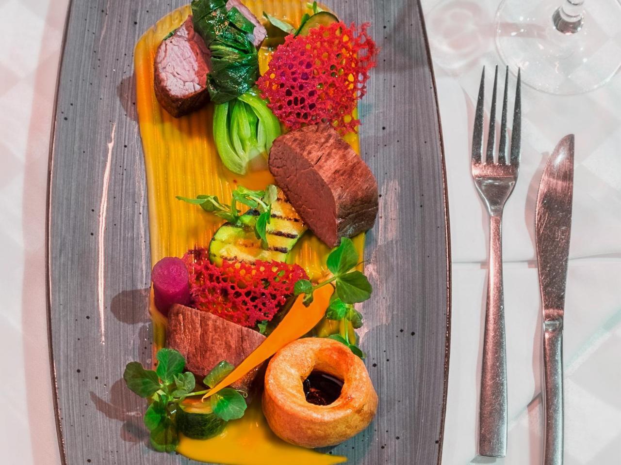 Kloofzicht Lodge & Spa クルーガーズドープ エクステリア 写真 A modern French dish