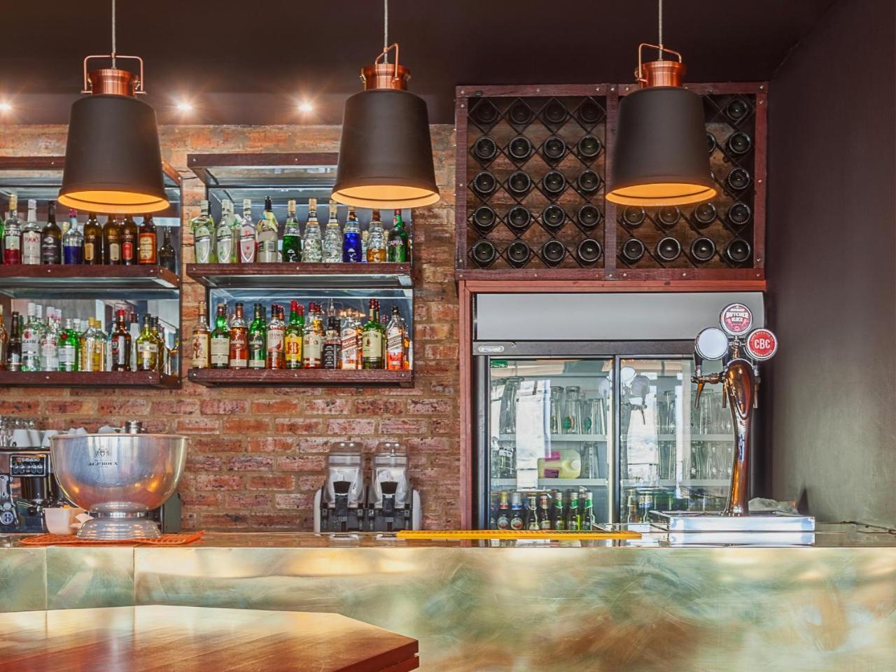 Kloofzicht Lodge & Spa クルーガーズドープ エクステリア 写真 The bar at the restaurant